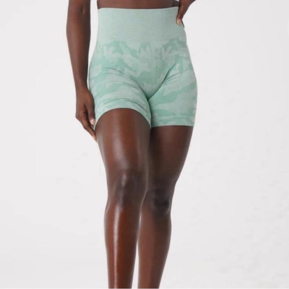 NVGTN Seamless Camo Shorts
